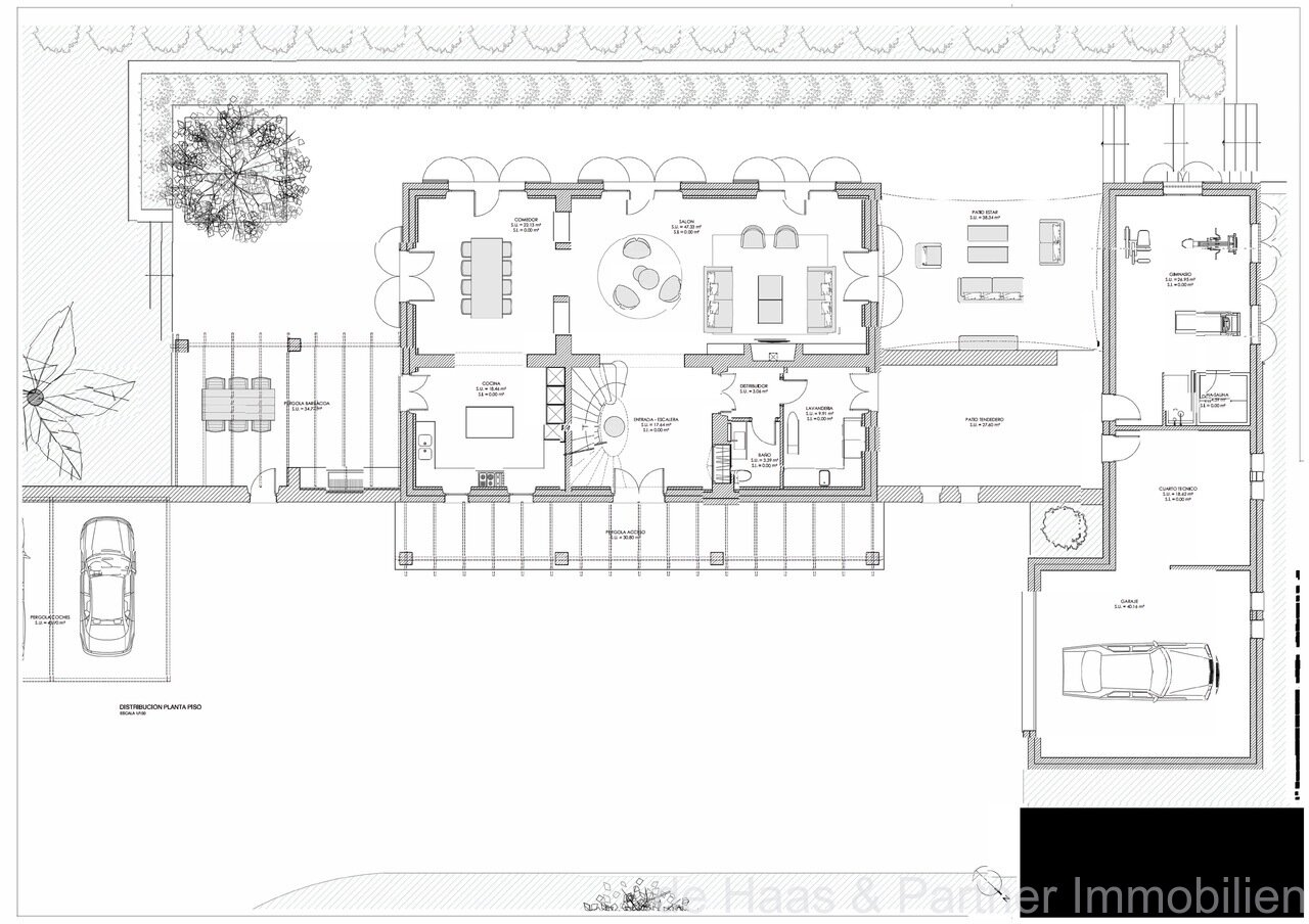 Plot with approved building project, far-reaching views and close to the town
