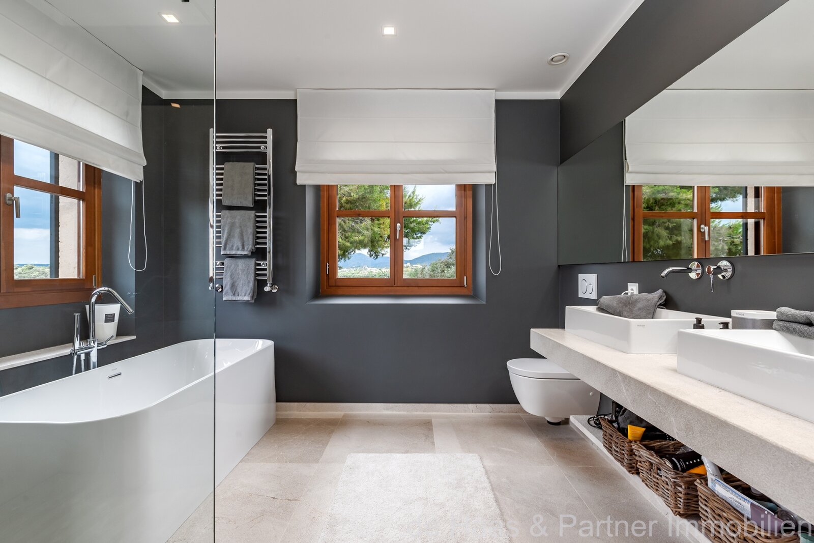 Luxury finca with stunning views and many highlights