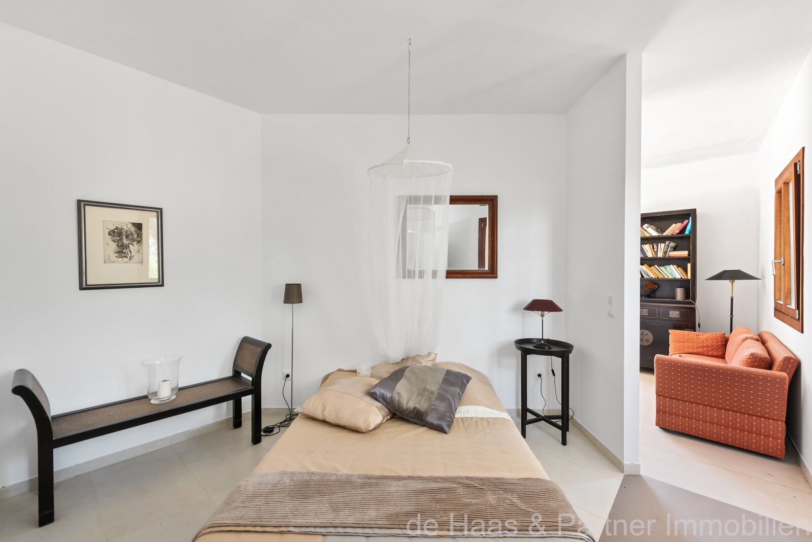 Modern finca with perfect views over Artá to the sea with guest apartment and rental license