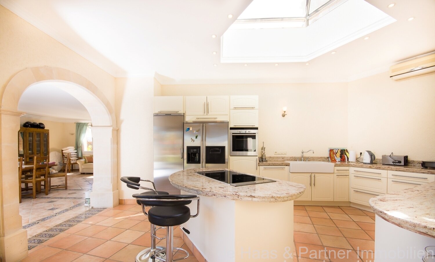 Luxury finca in a very good location with perfect sea views