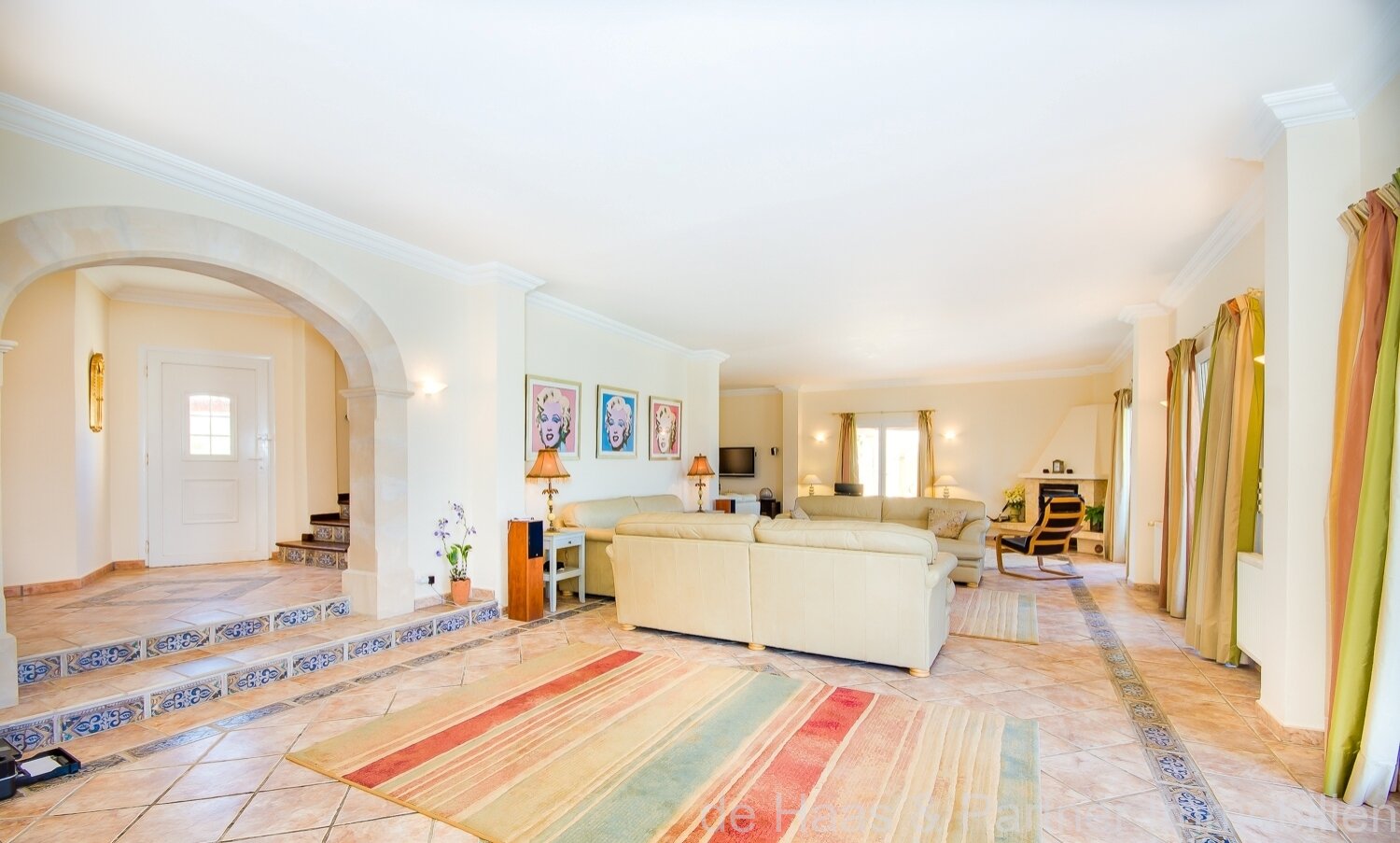 Luxury finca in a very good location with perfect sea views