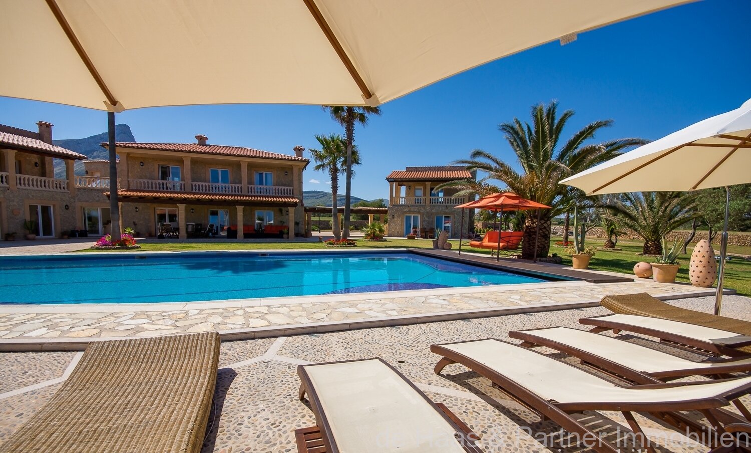 Luxury finca in a very good location with perfect sea views