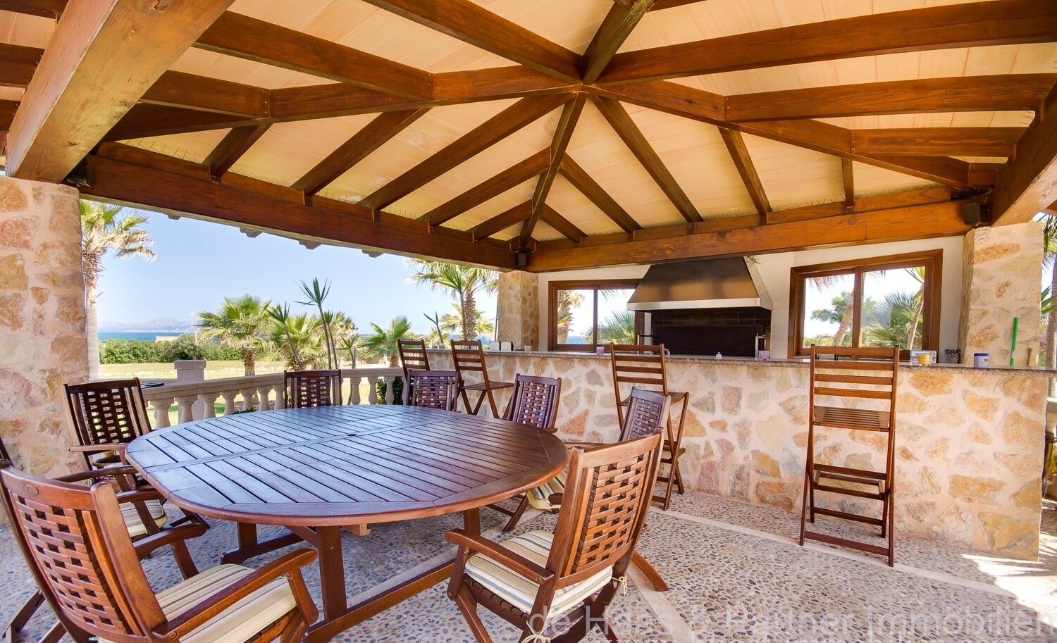 Luxury finca in a very good location with perfect sea views