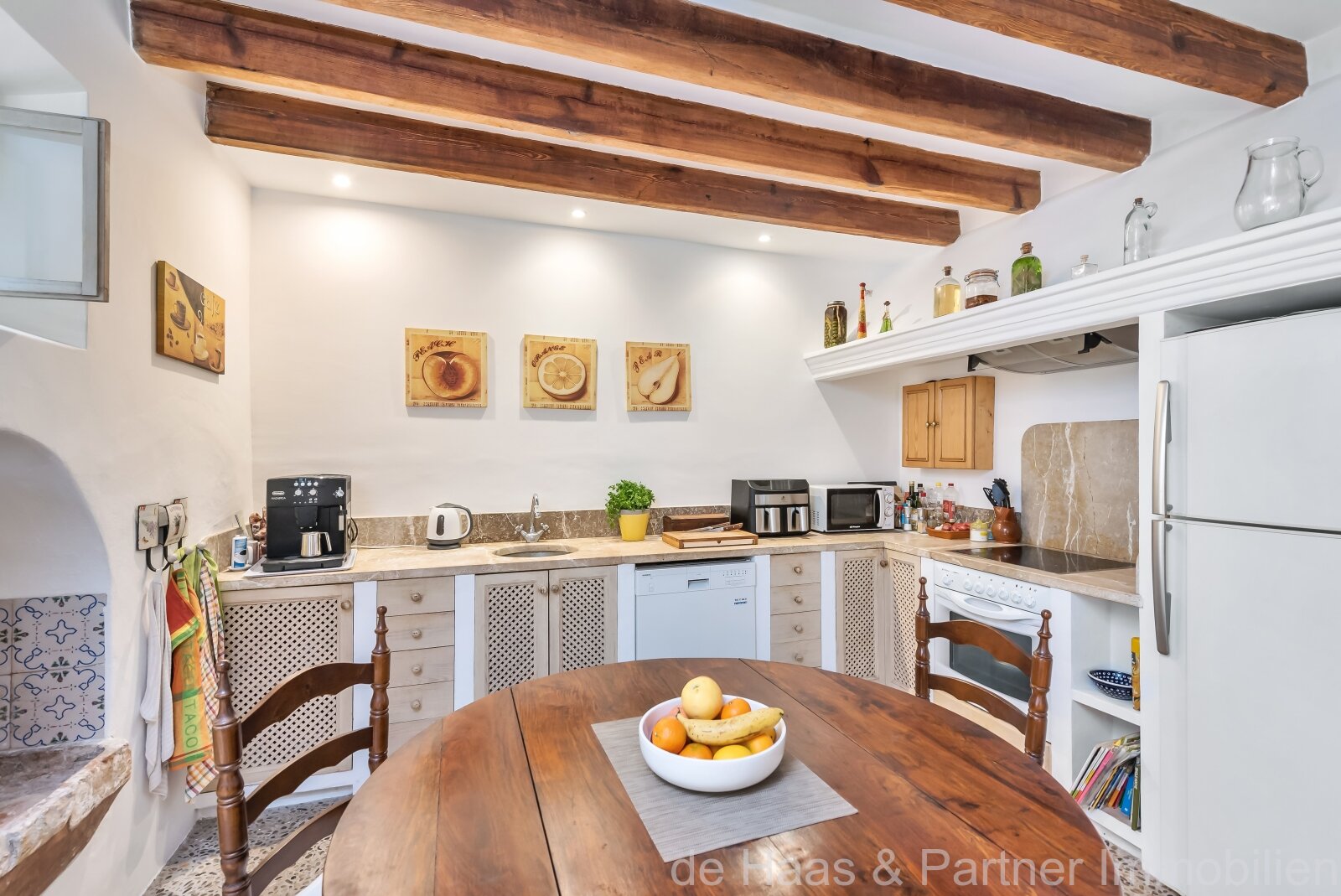 Beautiful townhouse with patio and roof terrace