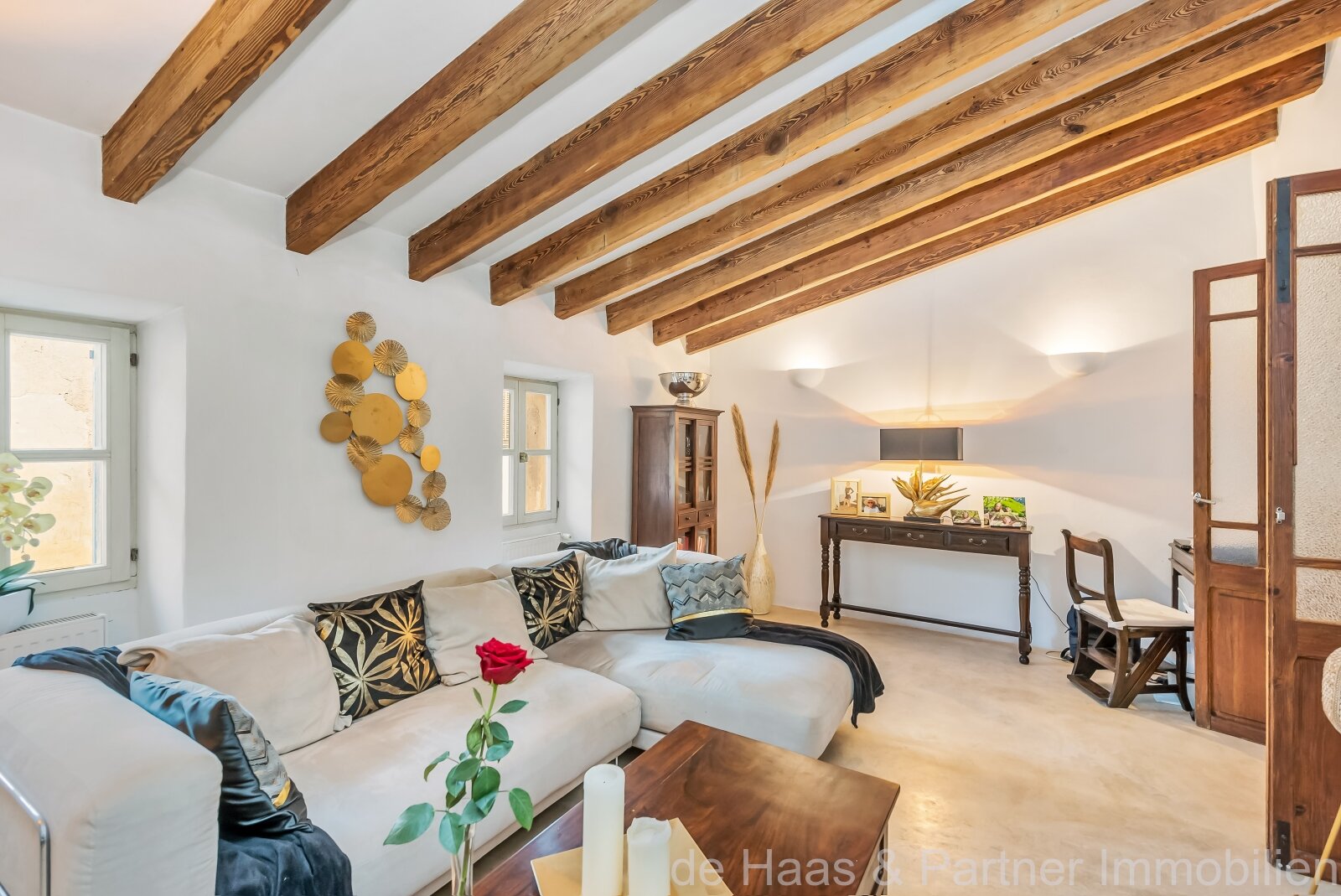 Beautiful townhouse with patio and roof terrace