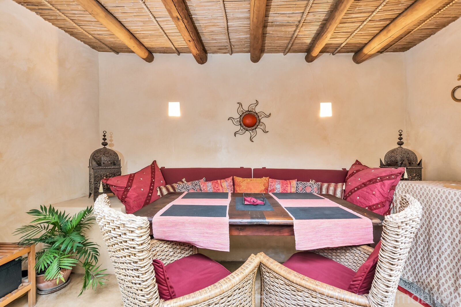 Beautiful townhouse with patio and roof terrace