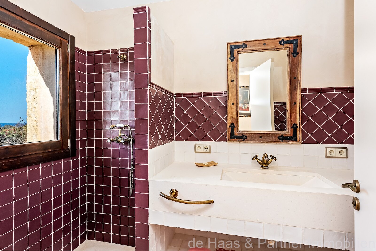 Finca with fantastic sea and panoramic views as far as Alcudia