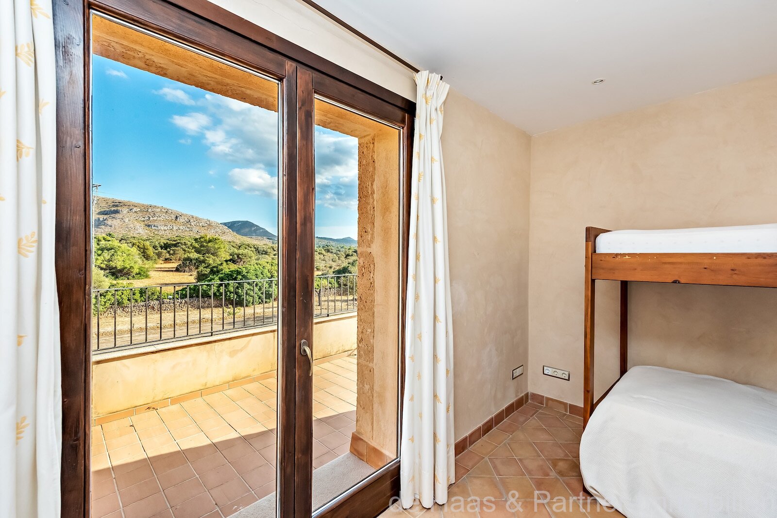 Finca with fantastic sea and panoramic views as far as Alcudia