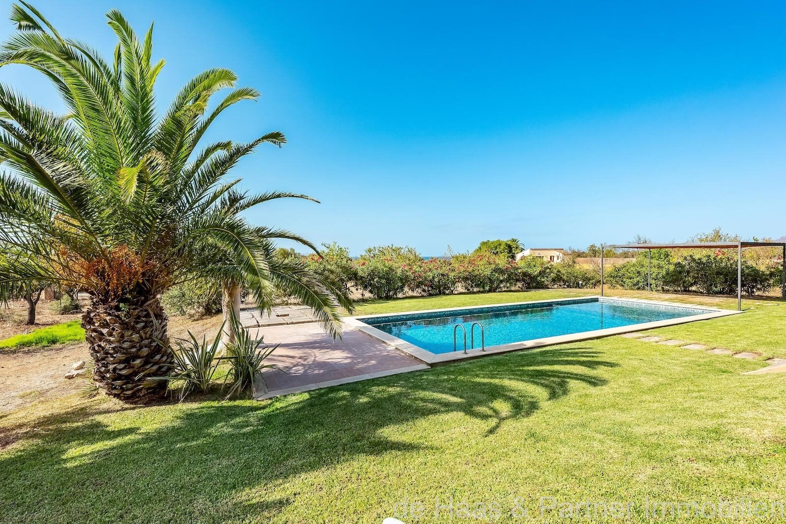 Finca with fantastic sea and panoramic views as far as Alcudia