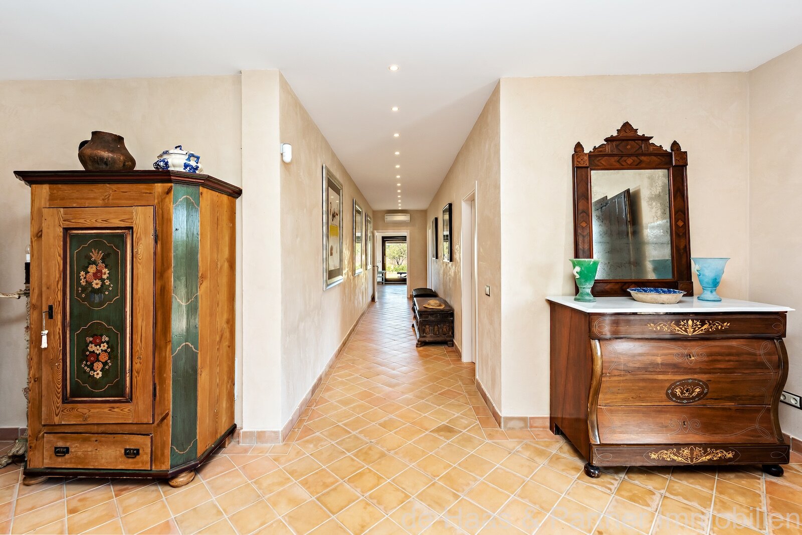 Finca with fantastic sea and panoramic views as far as Alcudia