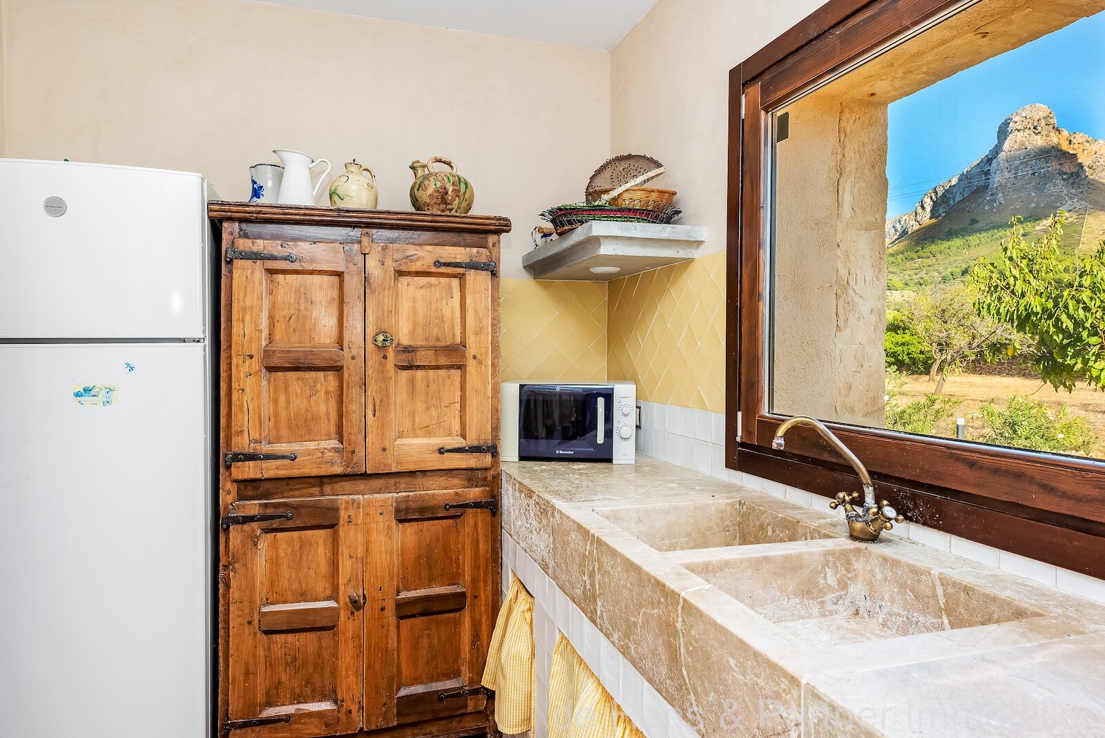 Finca with fantastic sea and panoramic views as far as Alcudia