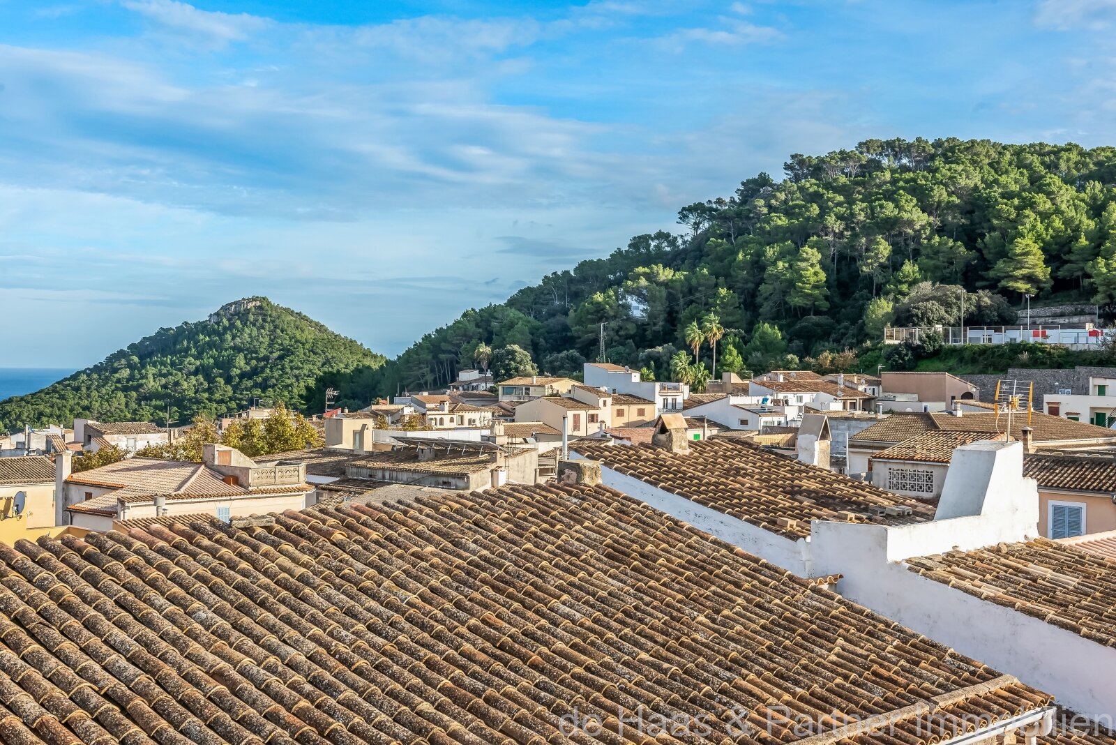 Designer townhouse in the heart of Capdepera with fantastic sea views