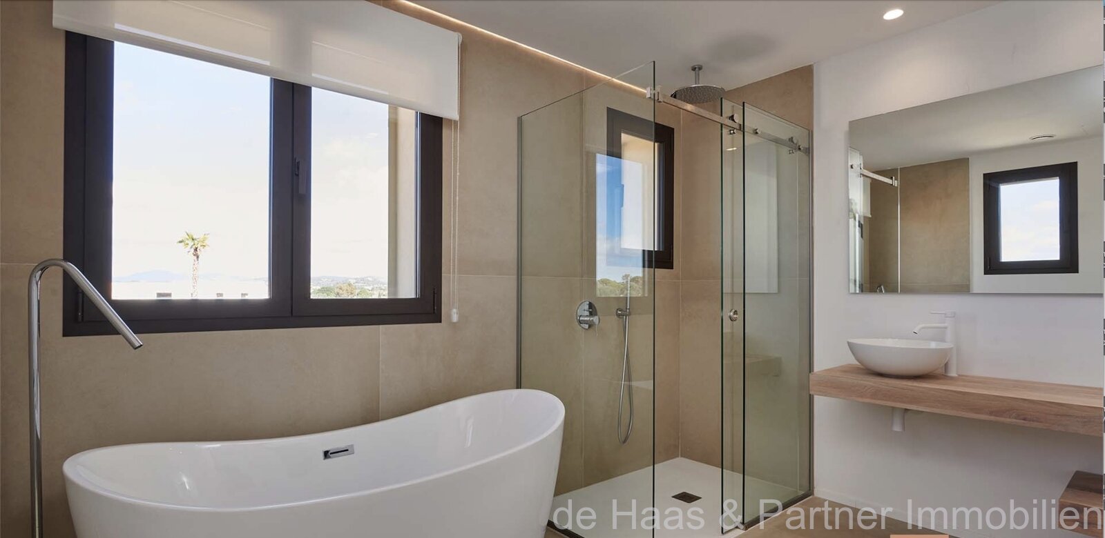 Finca with beautiful sea views over the east coast