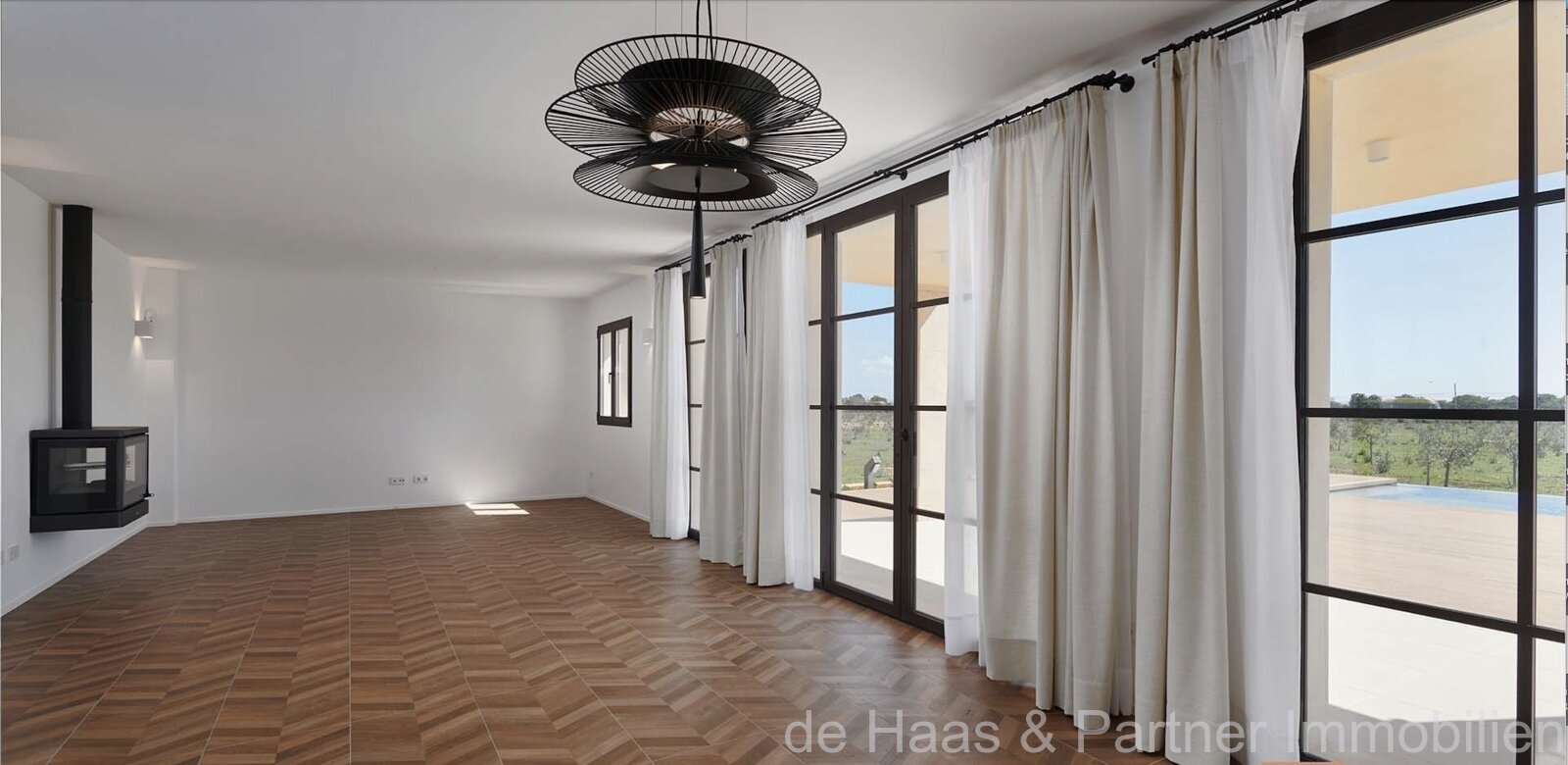 Finca with beautiful sea views over the east coast