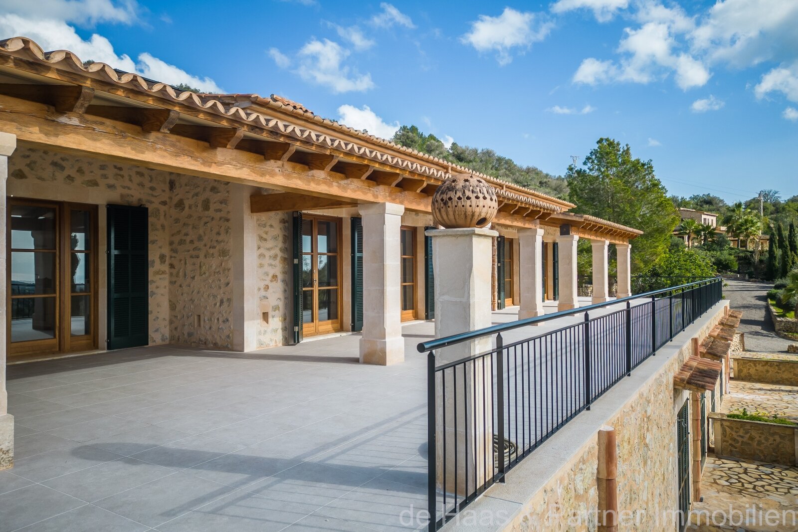 Exclusive natural stone finca with panoramic sea view