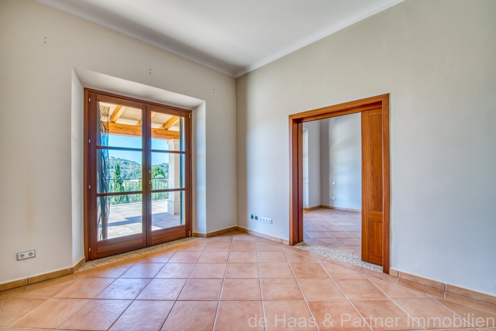 Exclusive natural stone finca with panoramic sea view