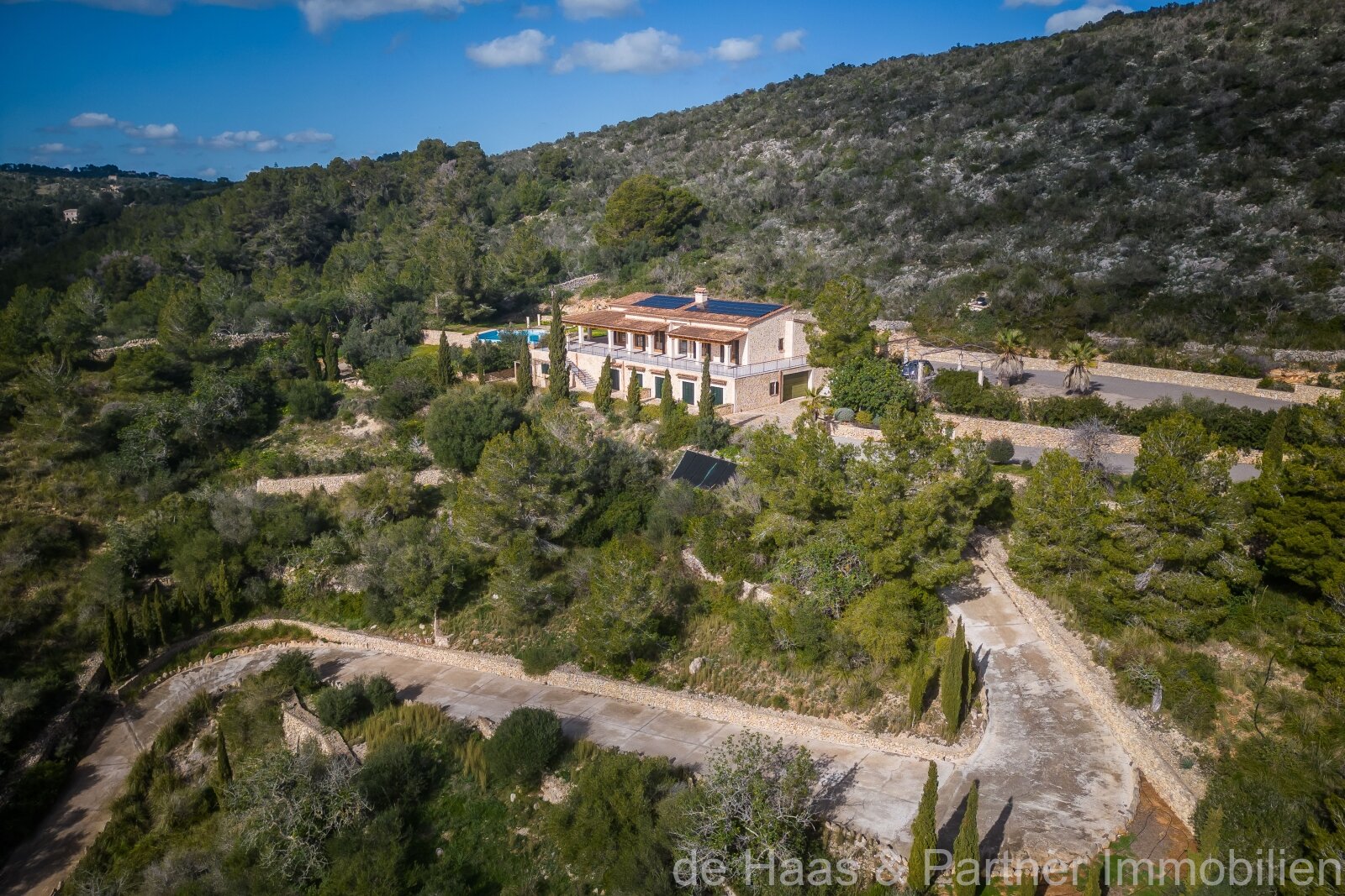 Exclusive natural stone finca with panoramic sea view