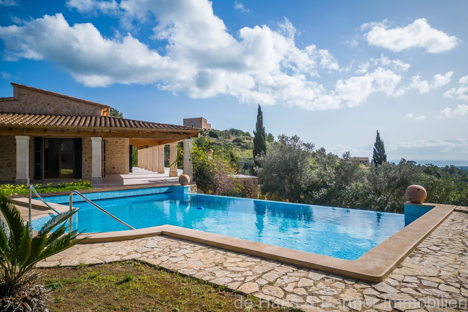 Exclusive natural stone finca with panoramic sea view