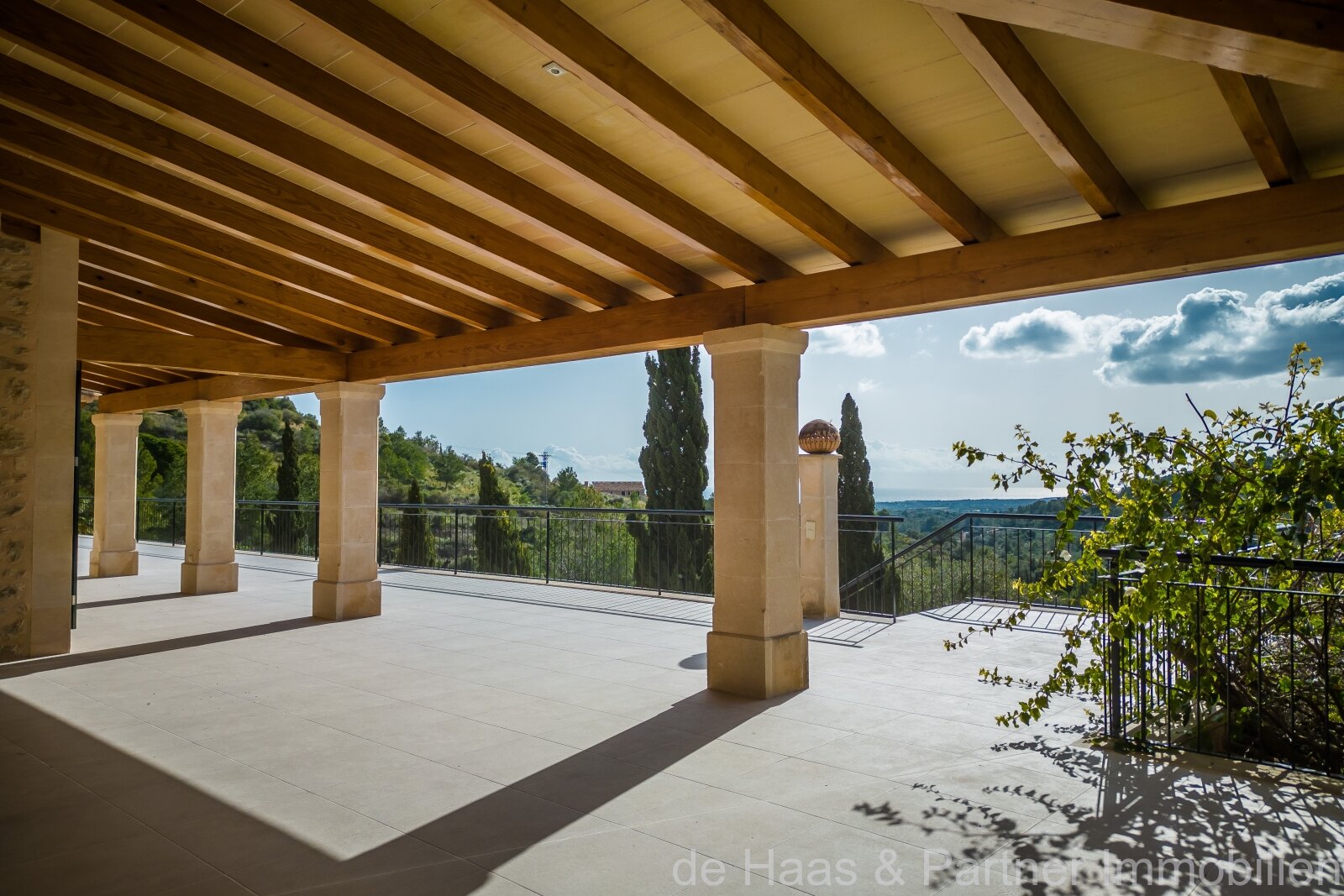 Exclusive natural stone finca with panoramic sea view