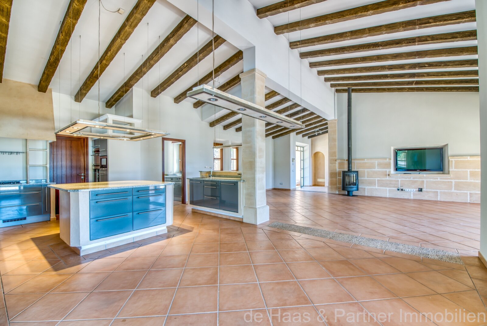 Exclusive natural stone finca with panoramic sea view