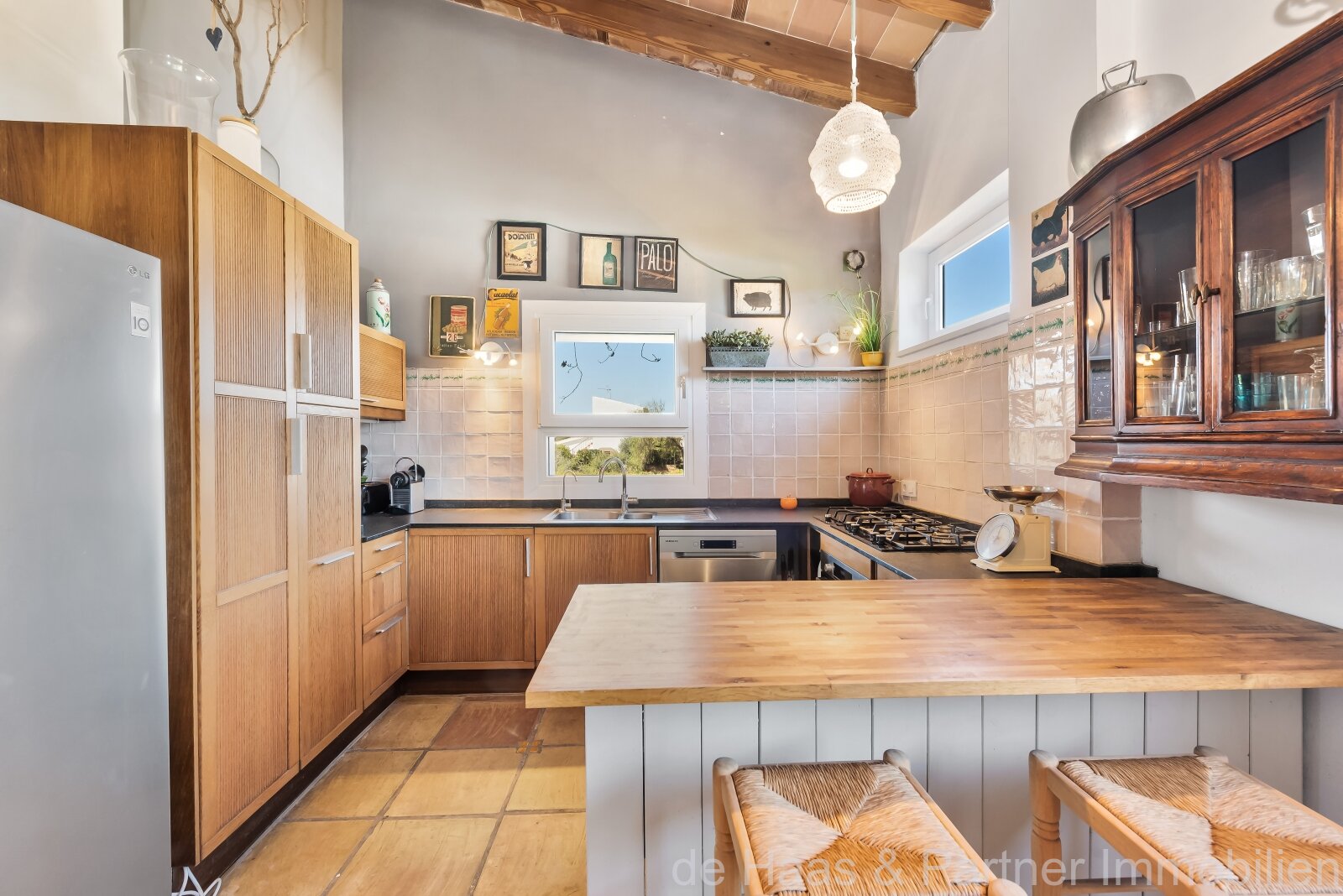 Charming chalet near the sea and the nature reserve with pool