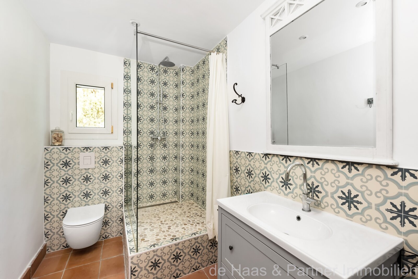 Charming chalet near the sea and the nature reserve with pool