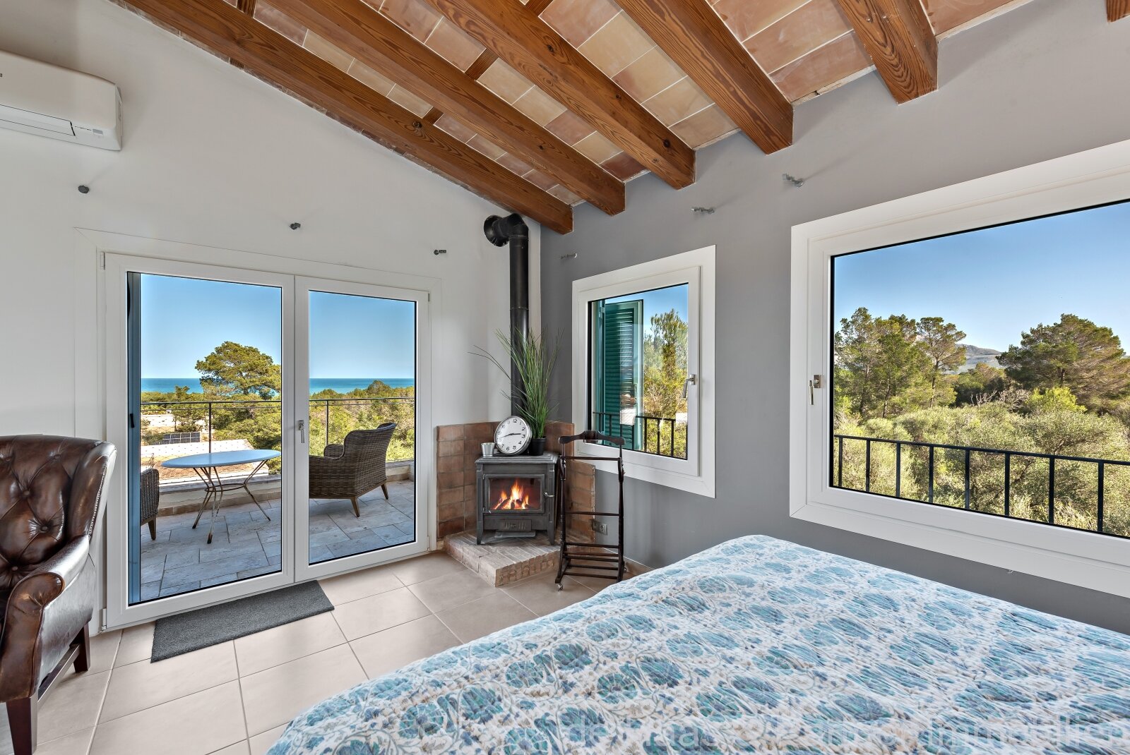 Charming chalet near the sea and the nature reserve with pool