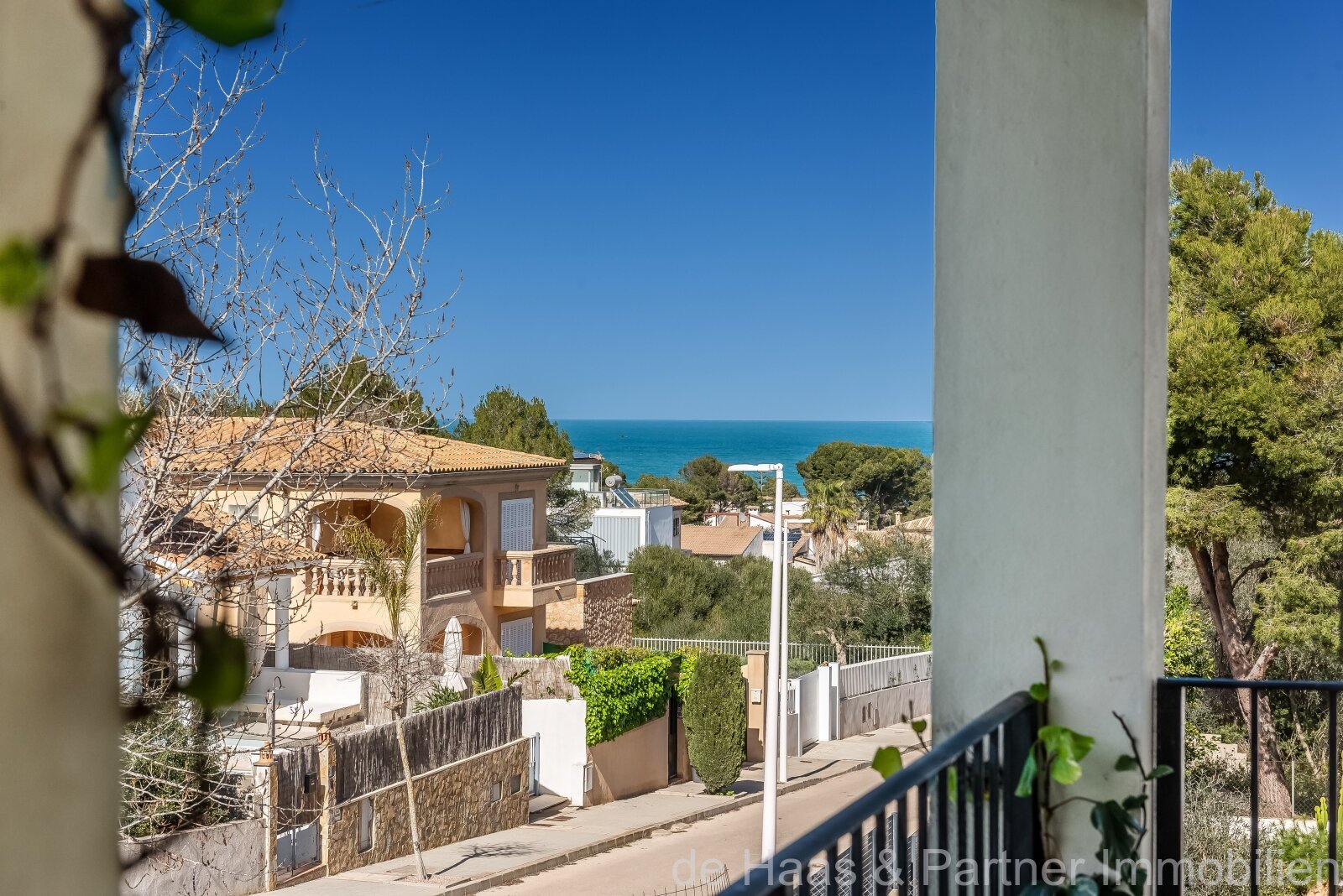 Charming chalet near the sea and the nature reserve with pool