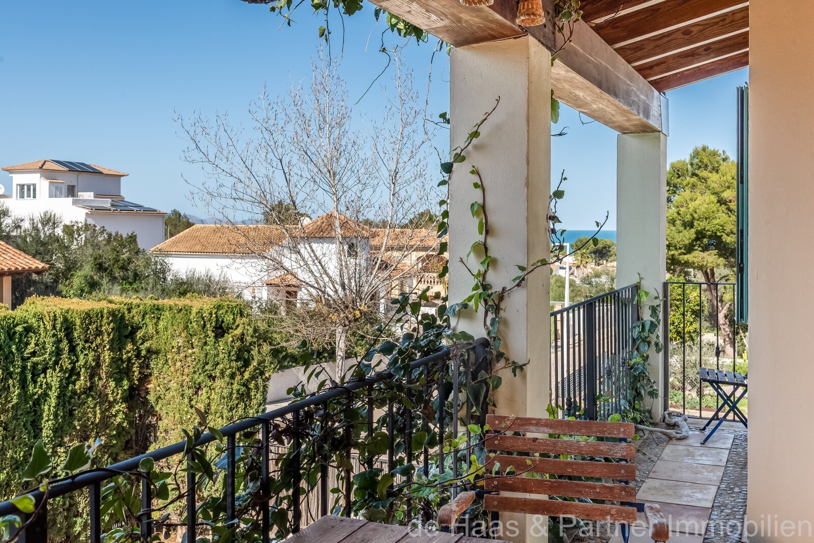 Charming chalet near the sea and the nature reserve with pool