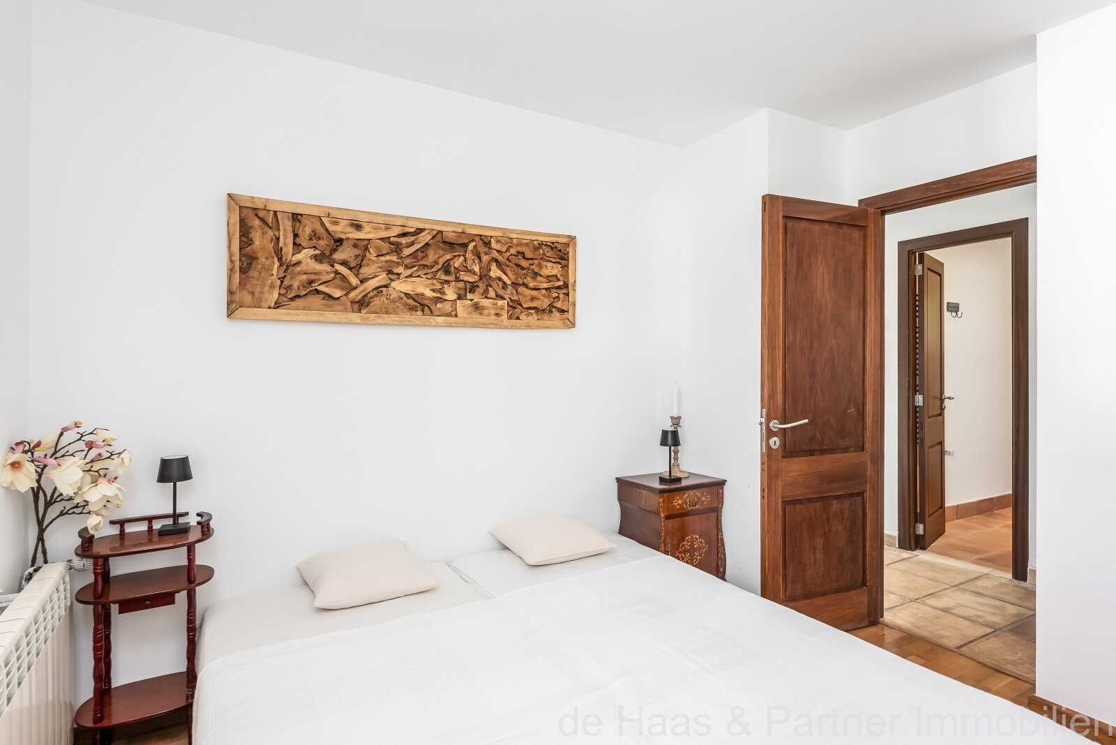 Charming chalet near the sea and the nature reserve with pool