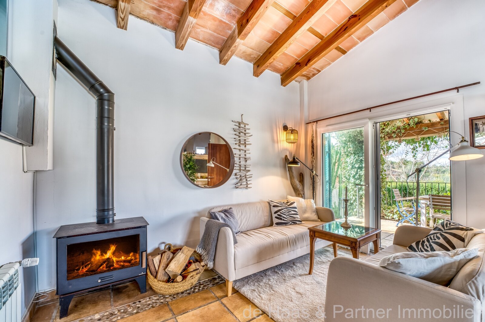 Charming chalet near the sea and the nature reserve with pool