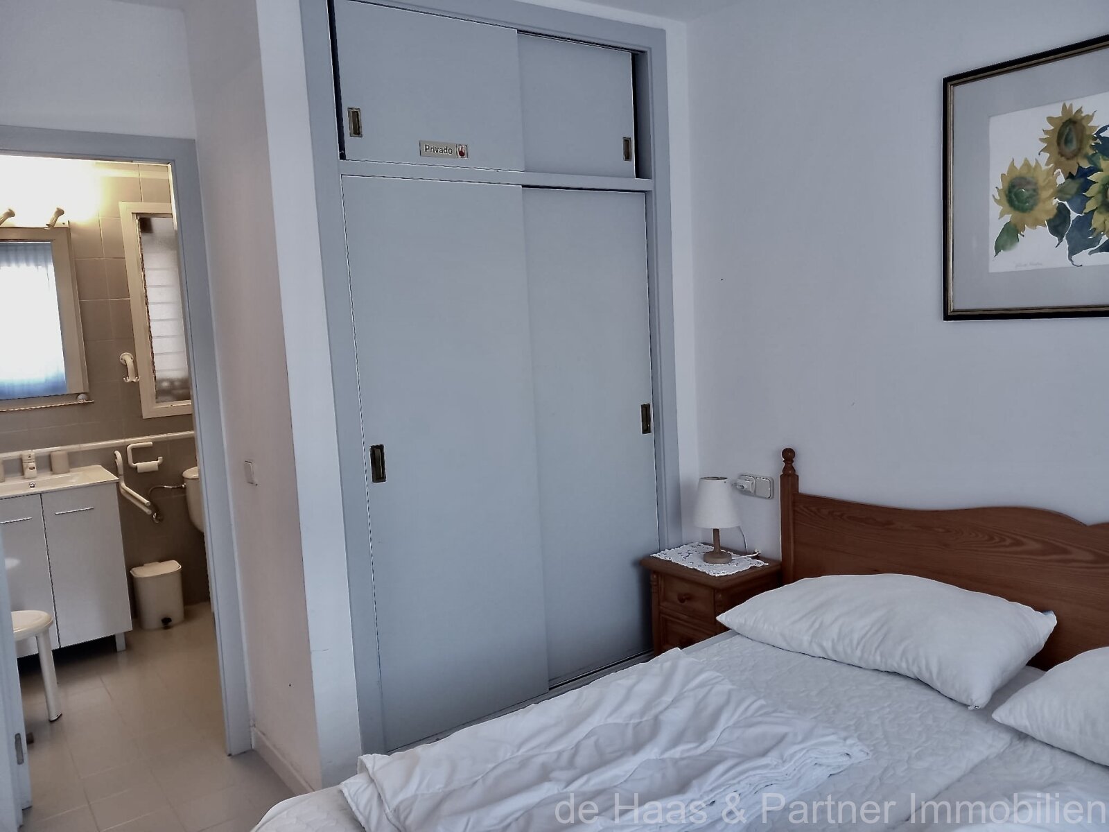 Top ground floor flat with sea views and communal pool above the coast of Canyamel