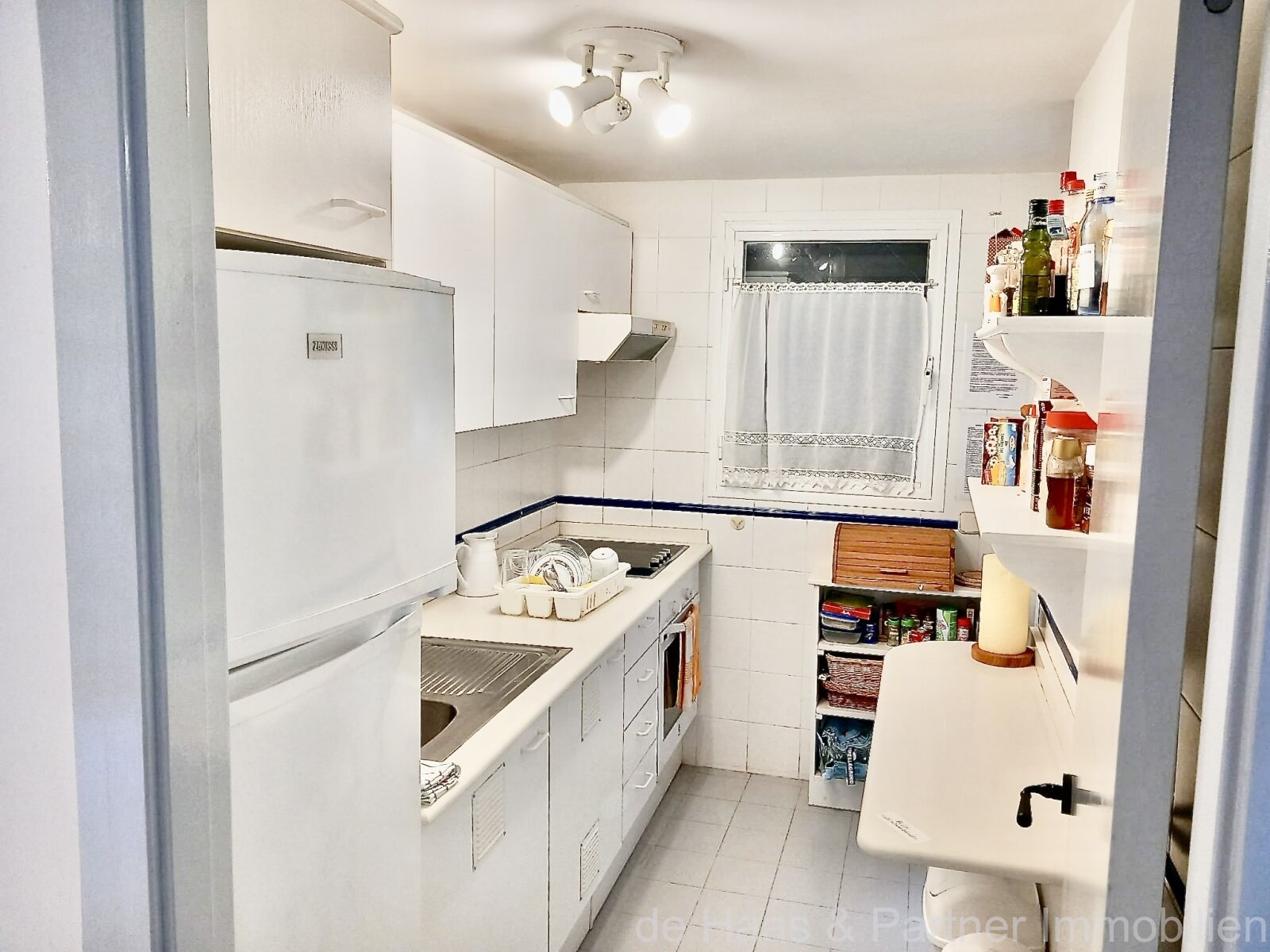 Top ground floor flat with sea views and communal pool above the coast of Canyamel