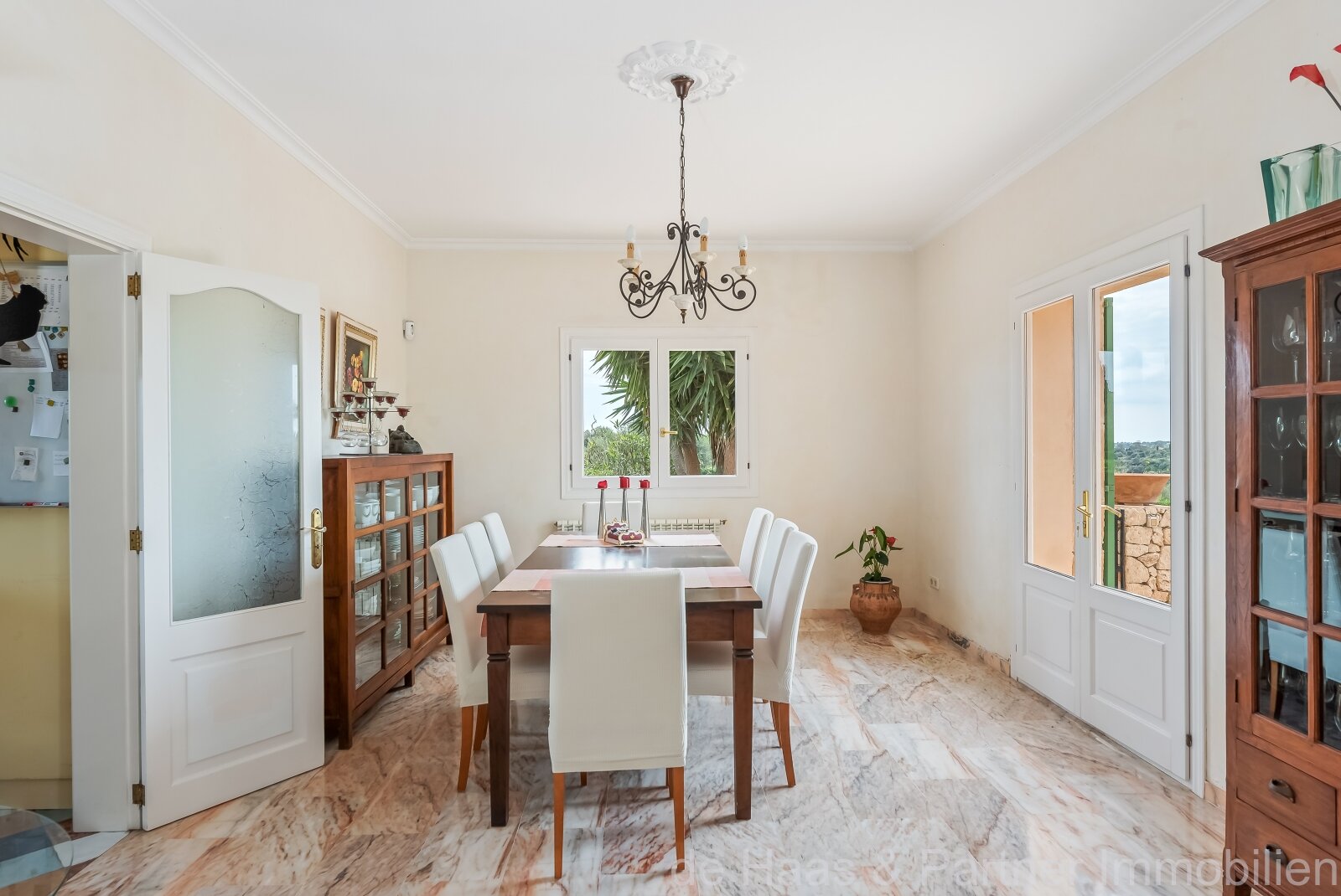 Perfect natural stone finca with plenty of space, great views and optimal outdoor area