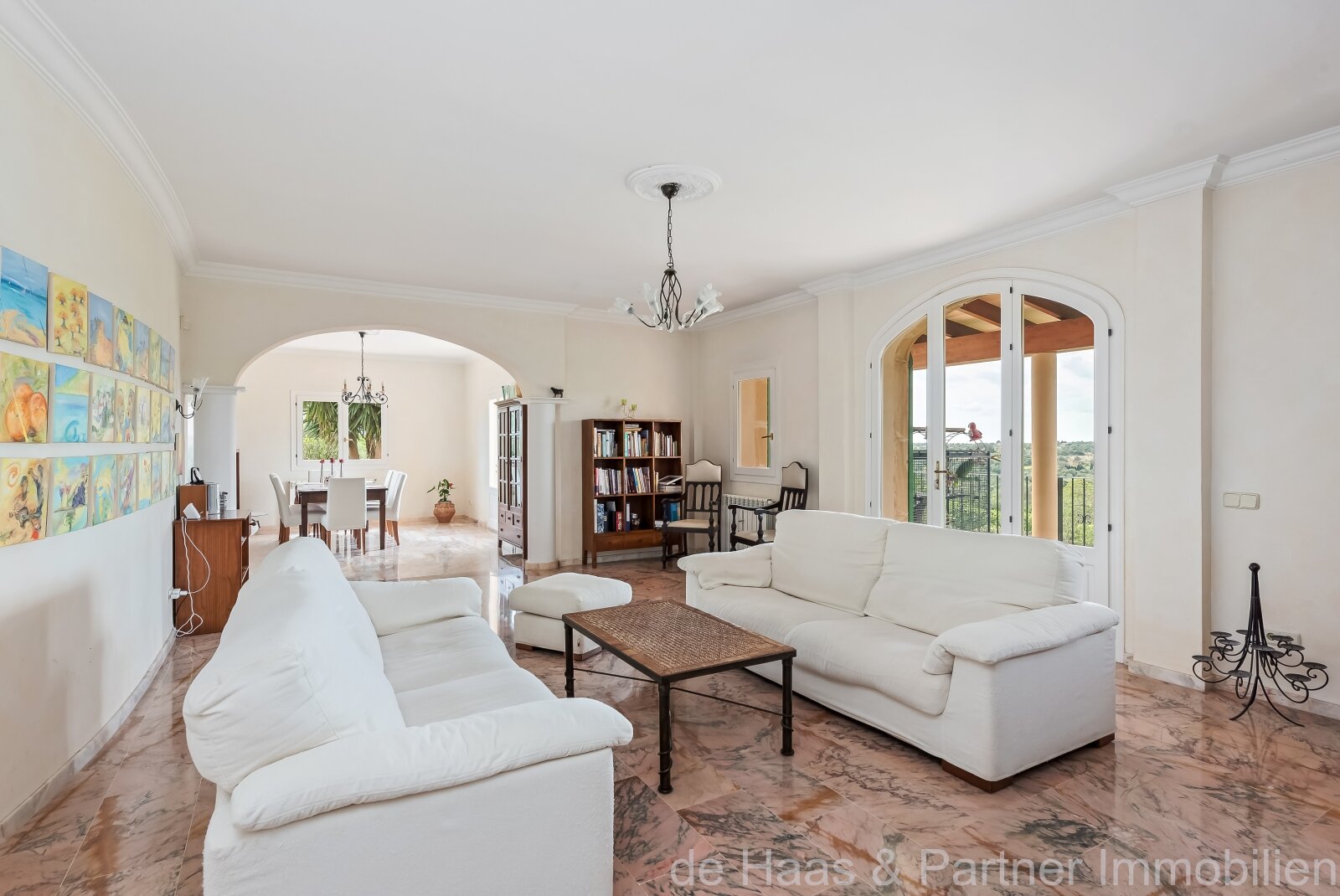 Perfect natural stone finca with plenty of space, great views and optimal outdoor area