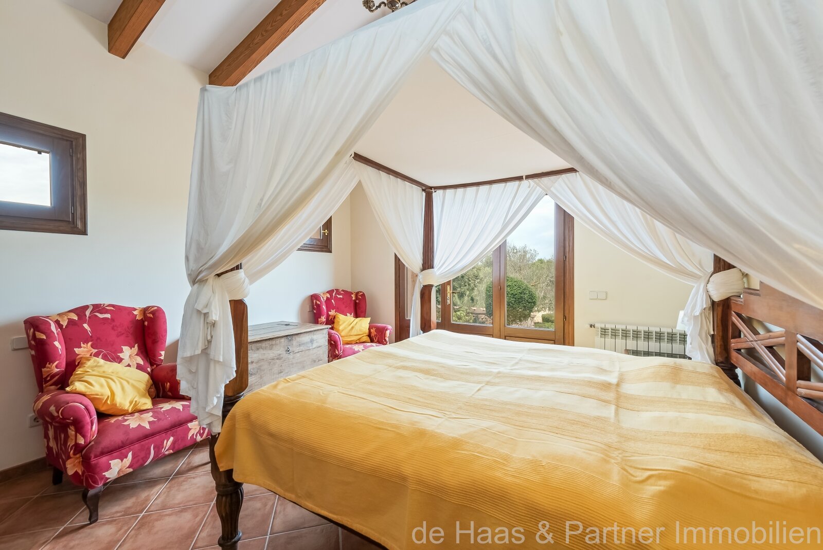 Perfect natural stone finca with plenty of space, great views and optimal outdoor area