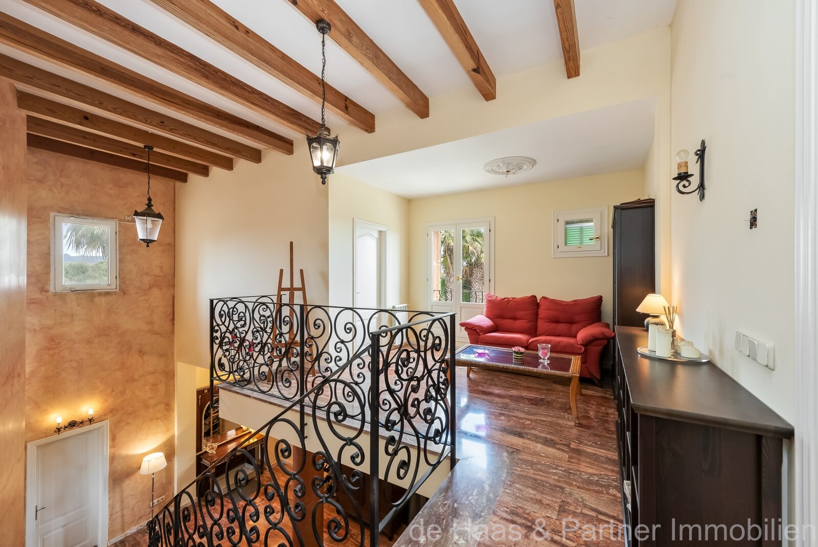 Perfect natural stone finca with plenty of space, great views and optimal outdoor area