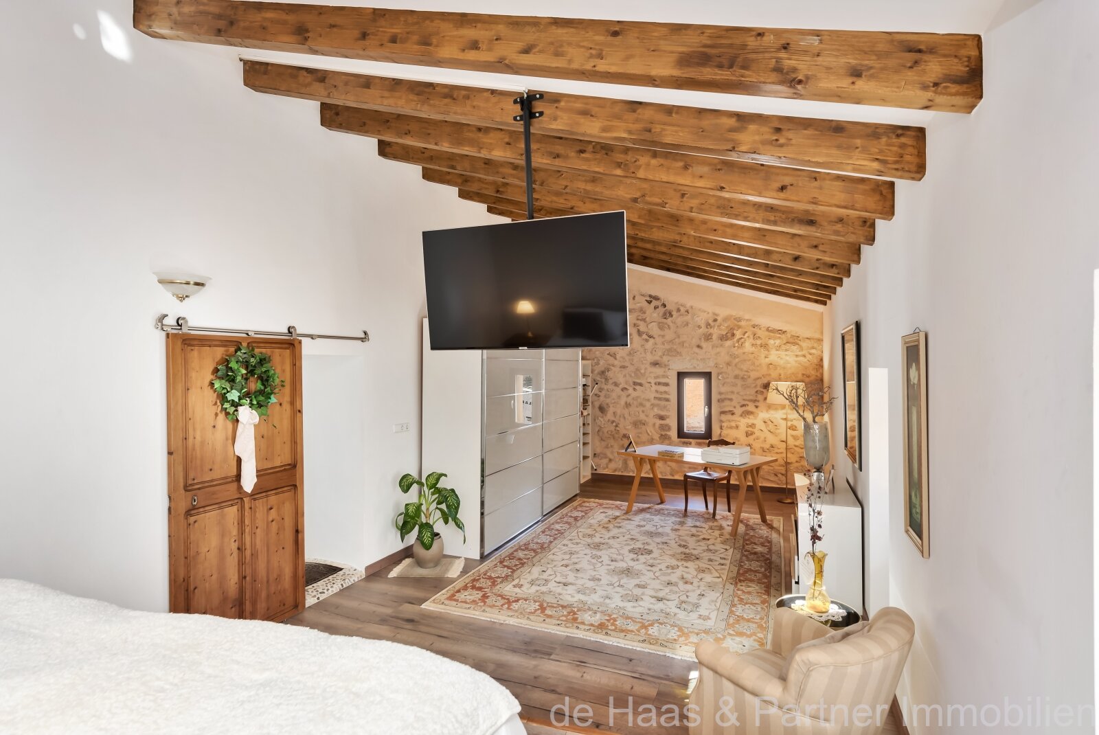 Modern refurbished townhouse with pool with Mallorcan flair in Capdepera