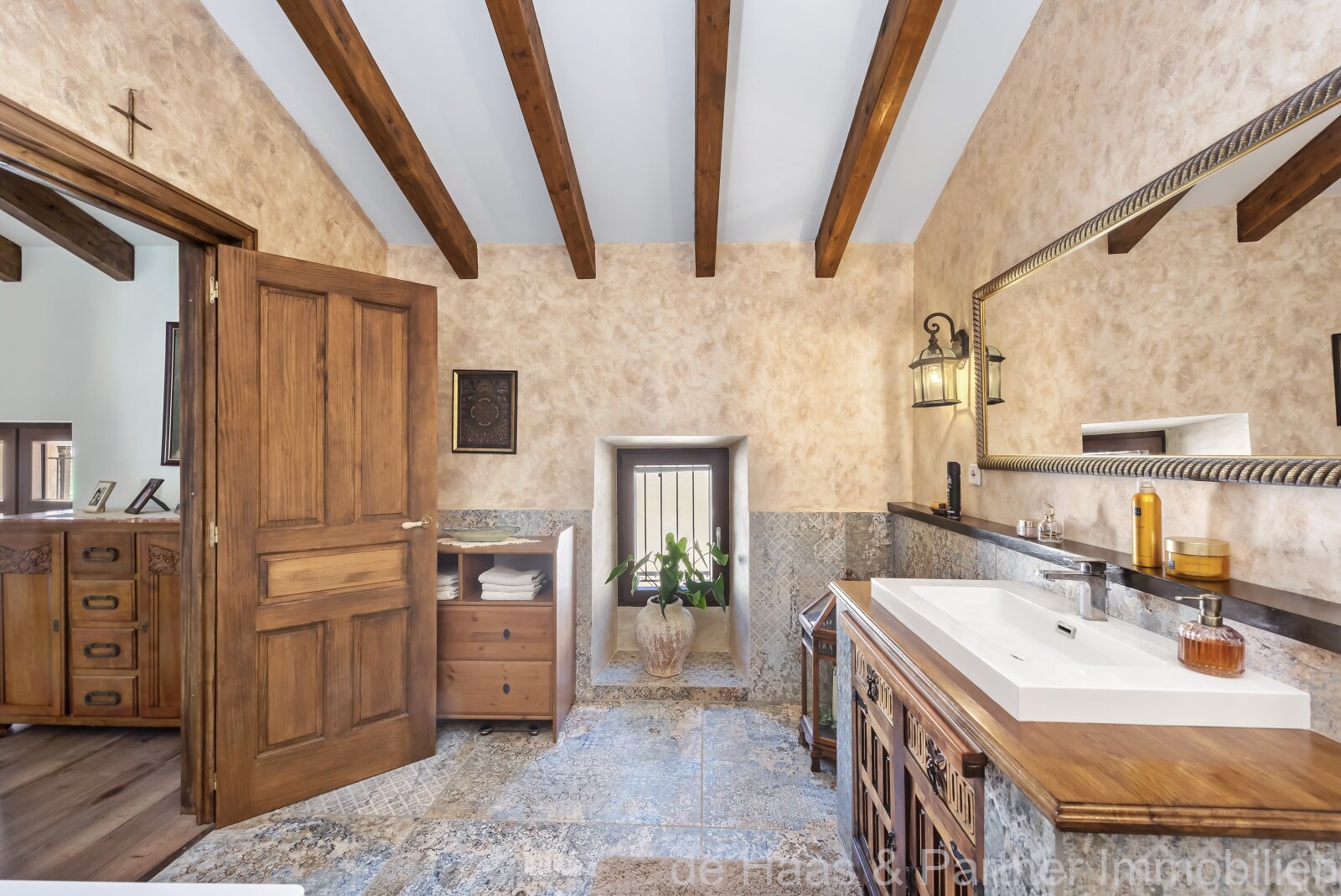 Modern refurbished townhouse with pool with Mallorcan flair in Capdepera