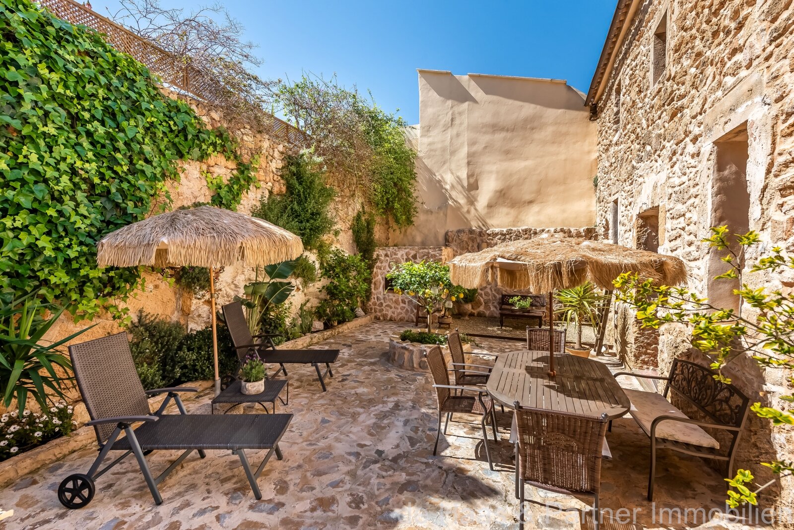 Modern refurbished townhouse with pool with Mallorcan flair in Capdepera