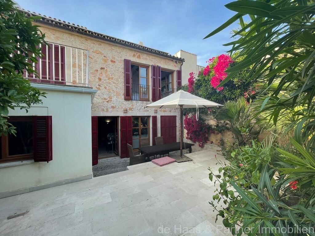 Townhouse with great patio, garage and roof terrace