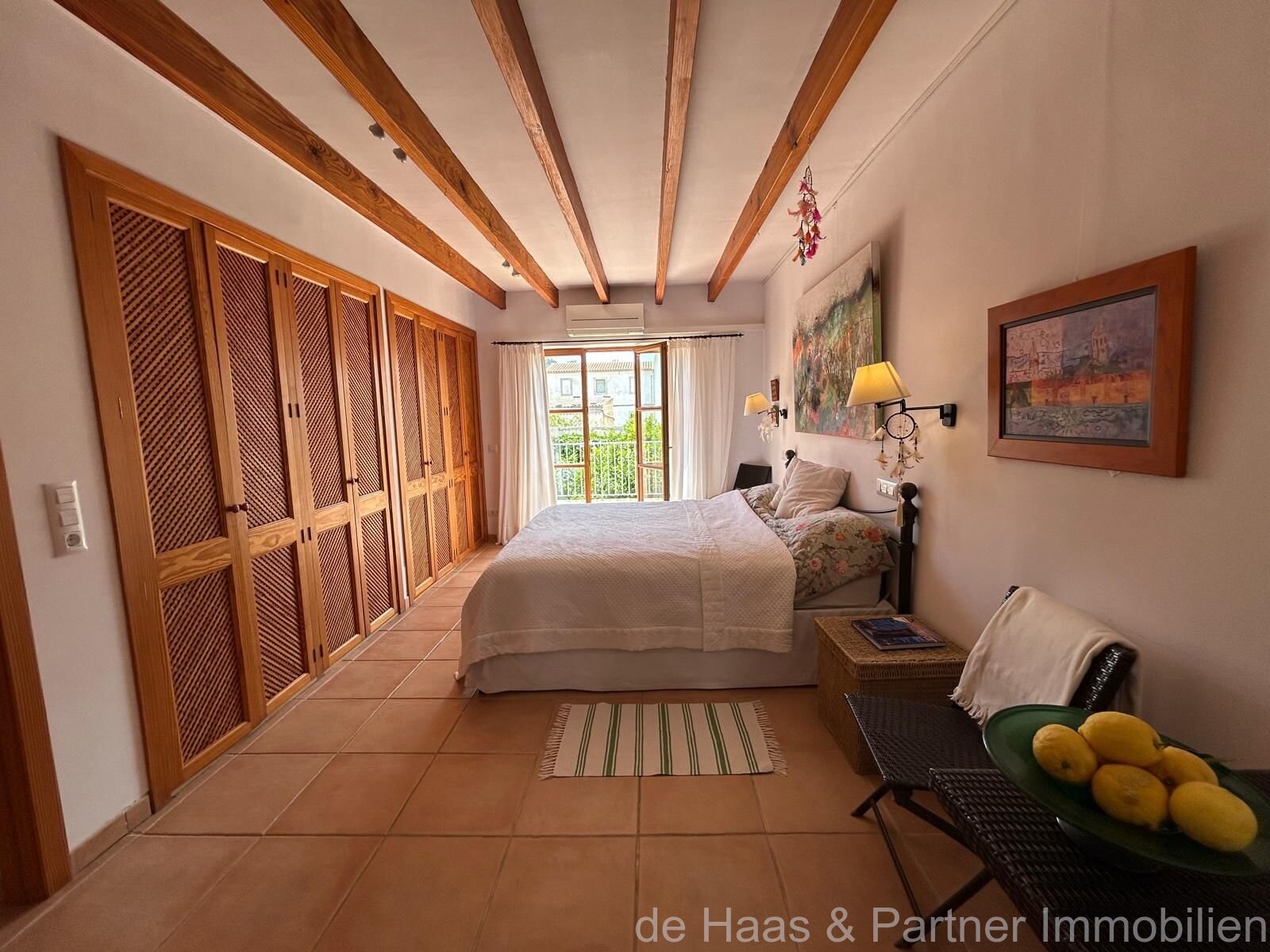 Townhouse with great patio, garage and roof terrace