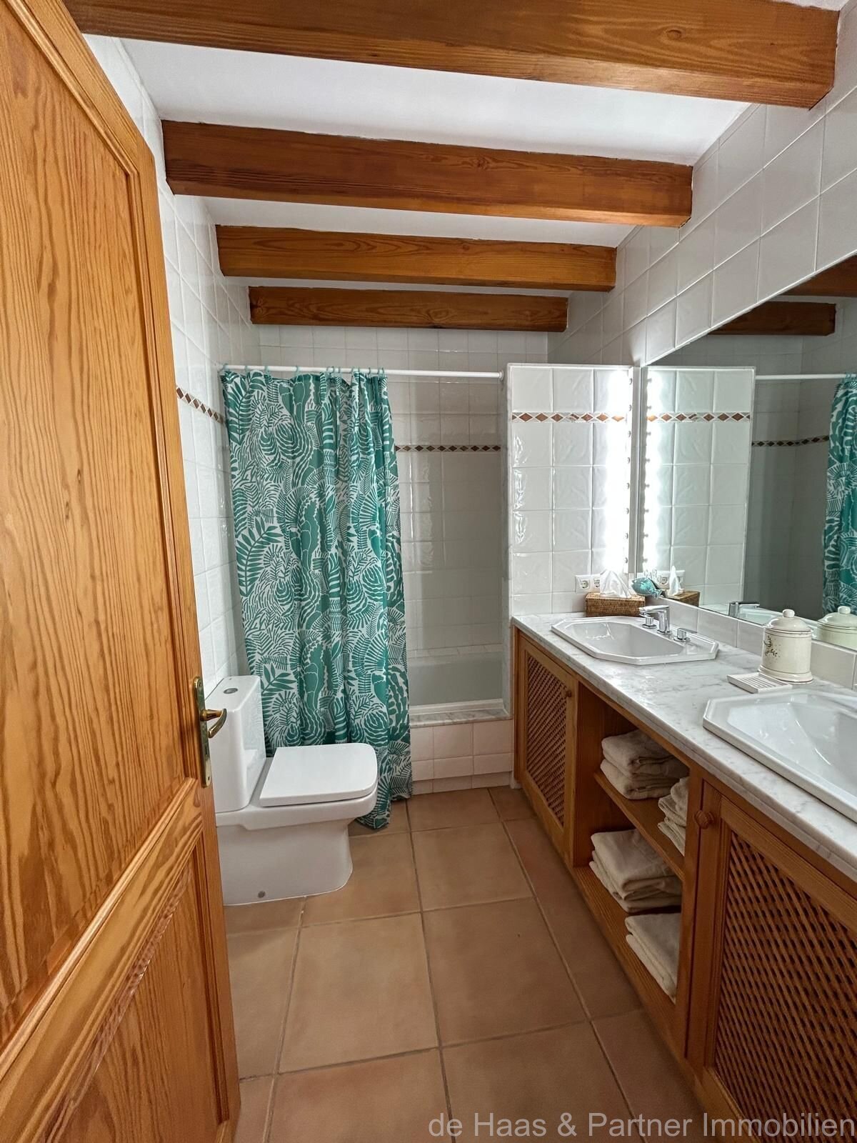 Townhouse with great patio, garage and roof terrace