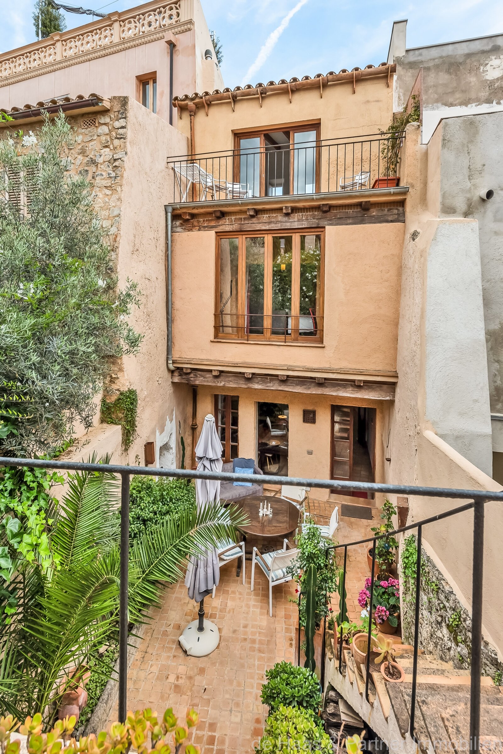 Charming townhouse with lots of character