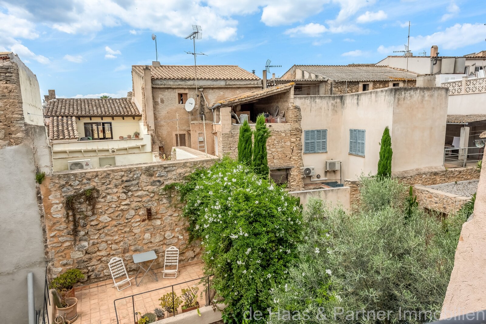 Charming townhouse with lots of character