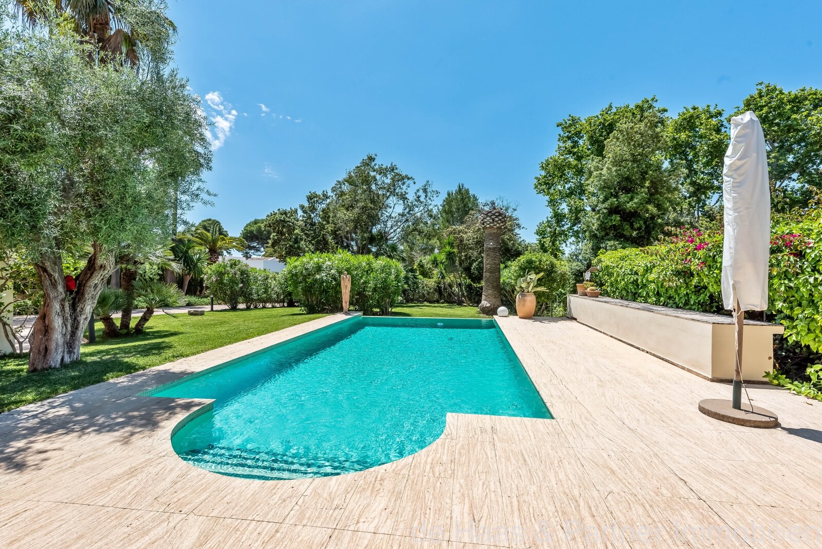 Fantastic designer villa in loft style close to the sea and golf course on the Costa de los Pinos