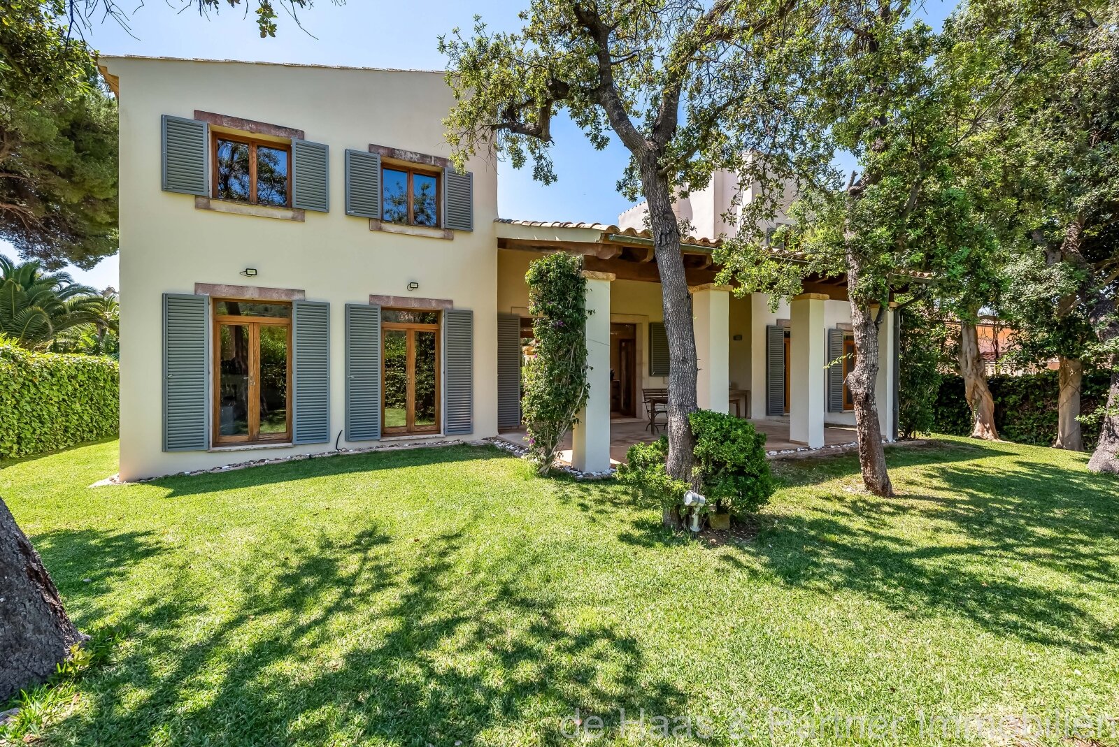 Fantastic designer villa in loft style close to the sea and golf course on the Costa de los Pinos