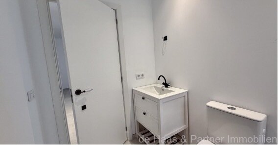 Townhouse with great patio, pool and roof terrace in a quiet location