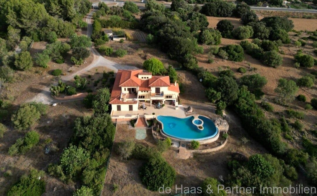Artà: Finca villa within walking distance of the village with large pool and panoramic views 