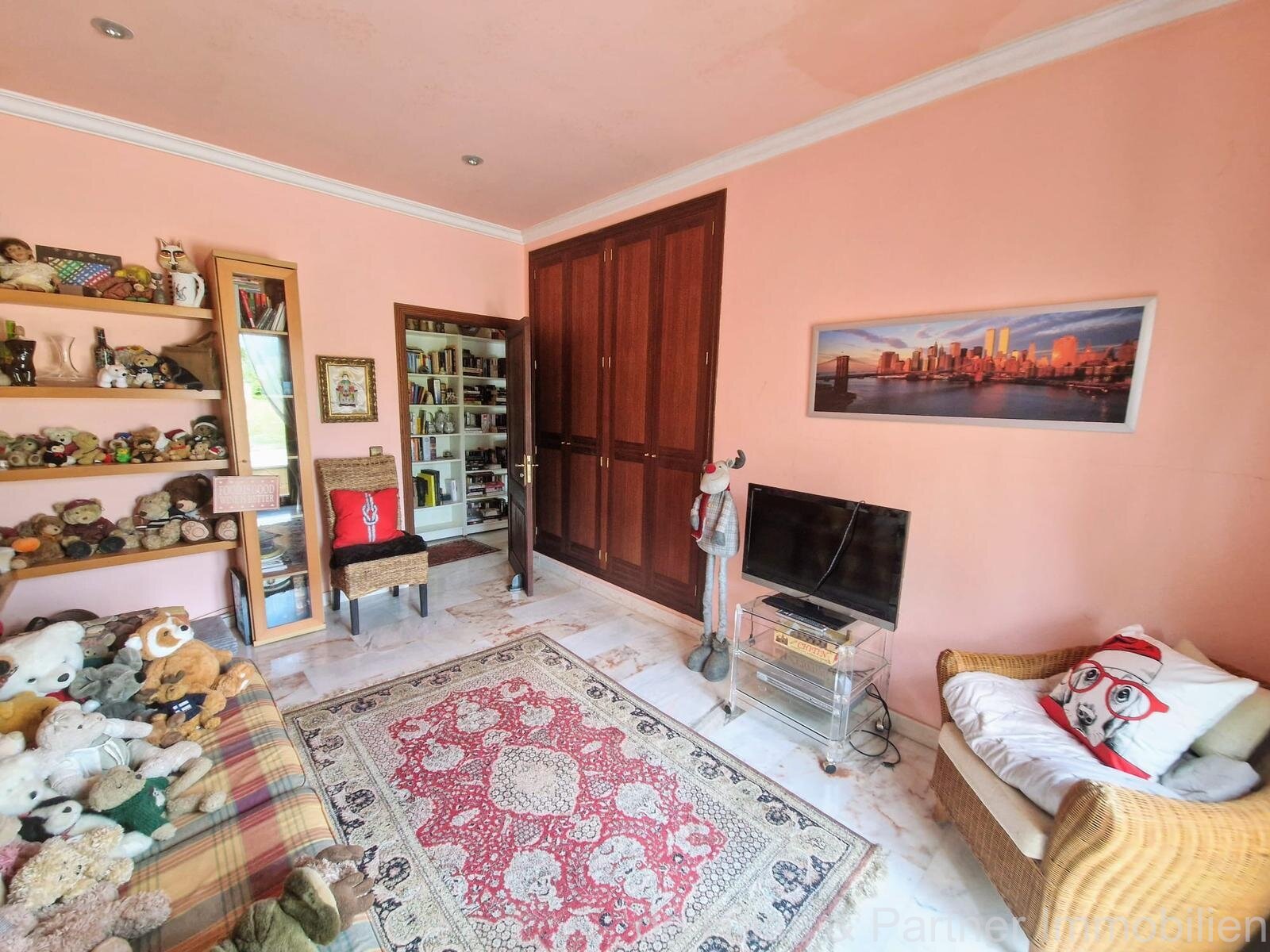 Finca villa within walking distance of the village with large pool and panoramic views